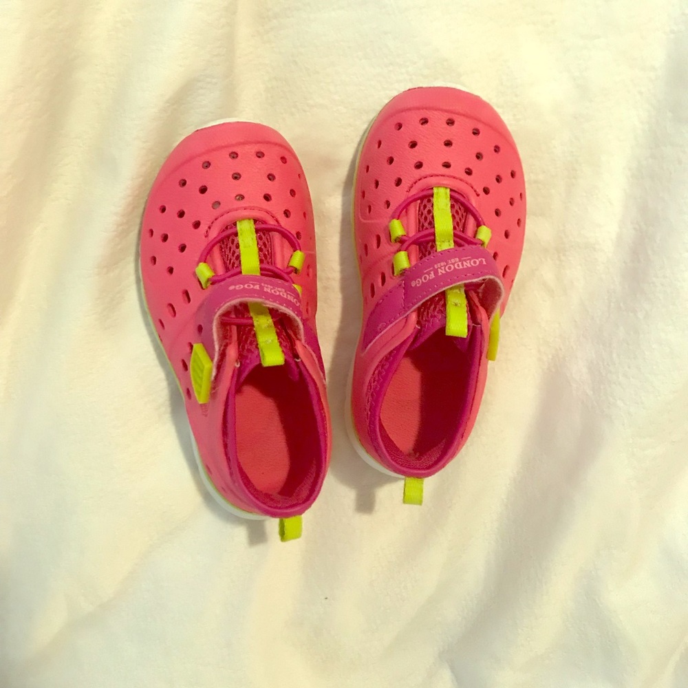 Brand new pink London fog waterproof shoes